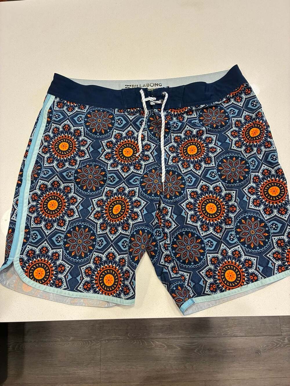 Billabong Board Shorts Size 36 Mandala Print